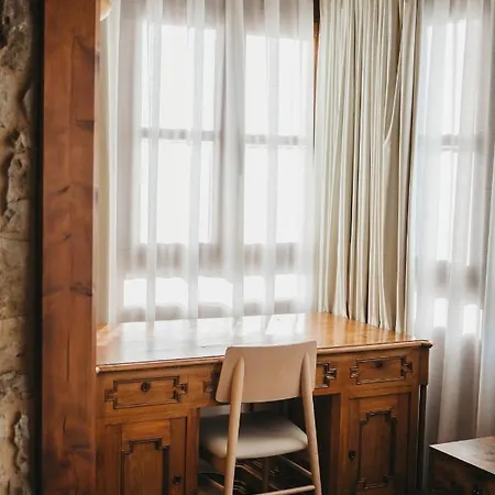 בית הארחה Casa Rosales Cardes (Infiesto)