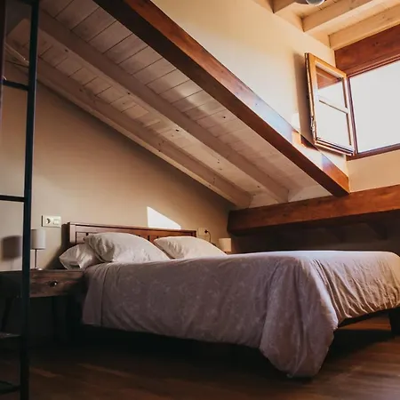 بيت ضيافة Casa Rosales Cardes (Infiesto)